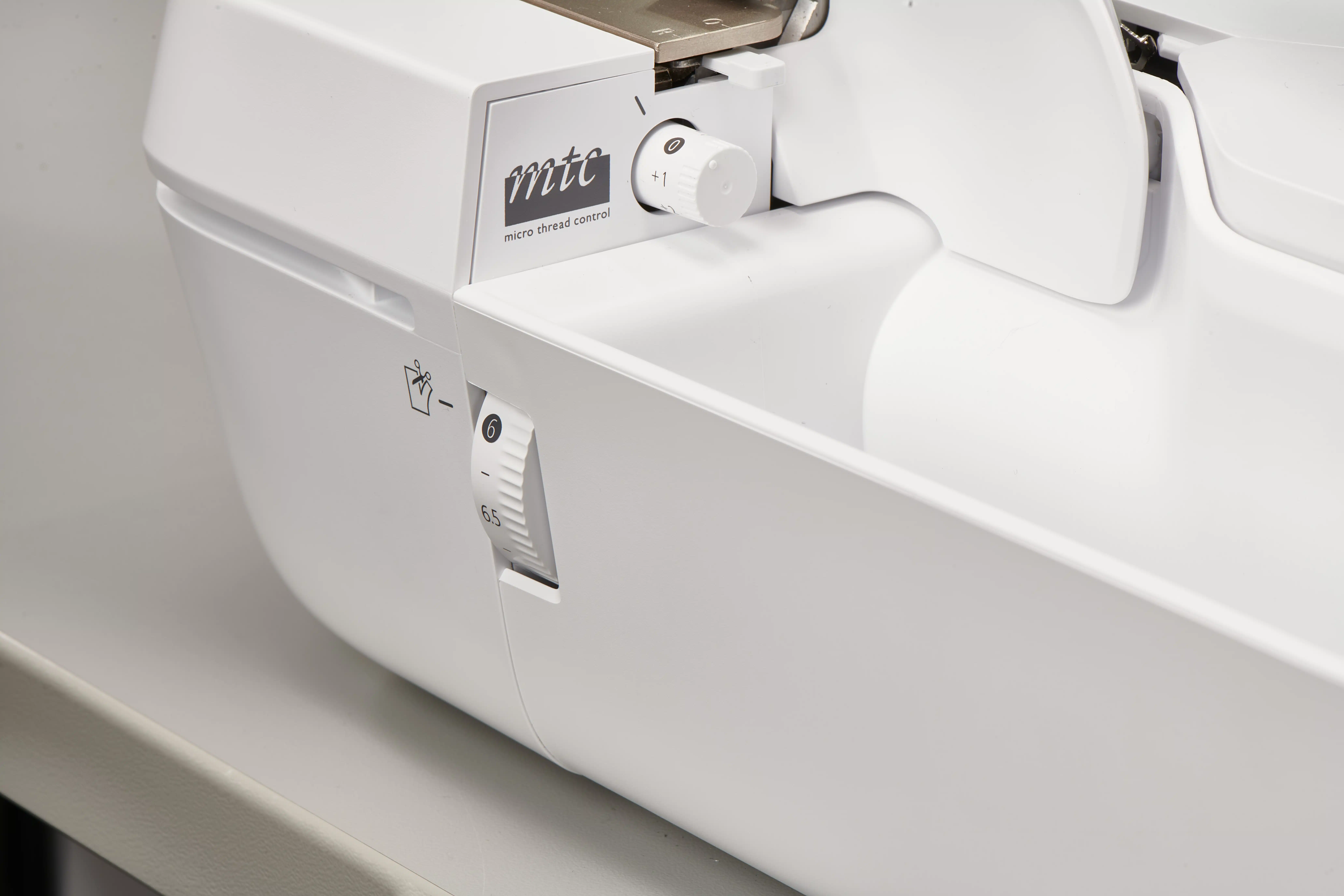 Bernina L650 pre order - Afbeelding 4